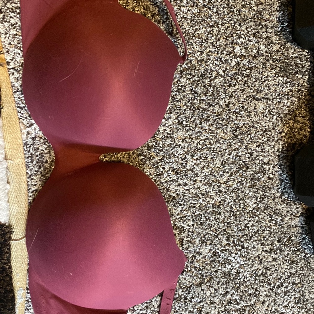 Perfect shape by Victoria’s Secret 38DD no pets smoke-free no wear or tear
